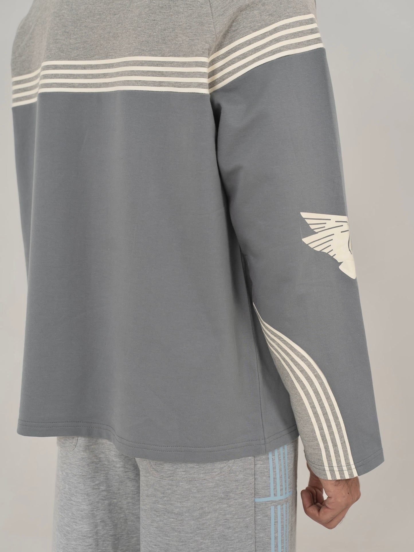 GLACIER TEE IN SLATE GREY