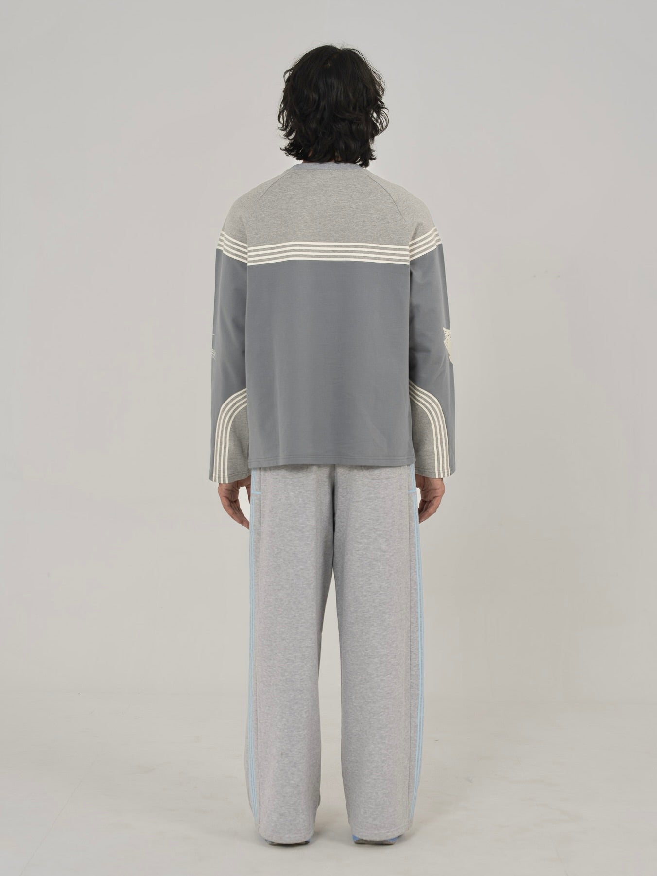 GLACIER TEE IN SLATE GREY