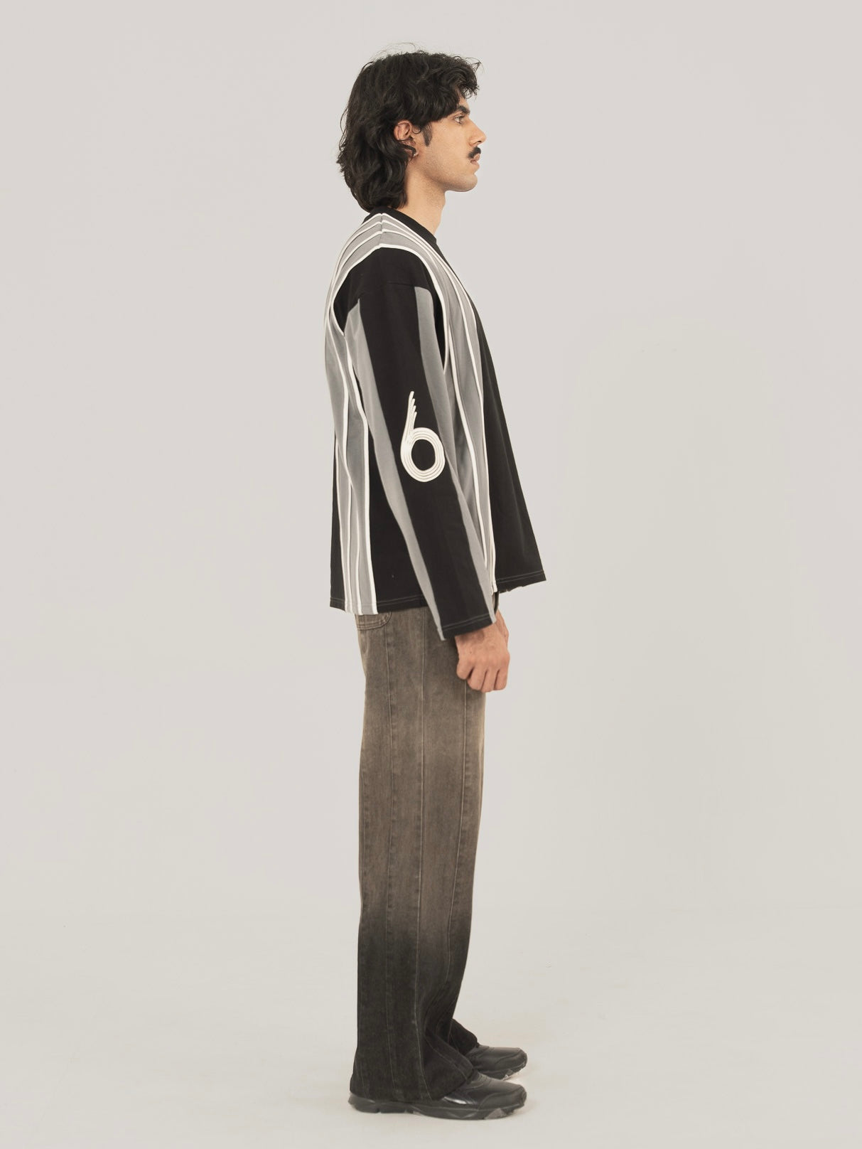 FROST TEE IN ASPHALT