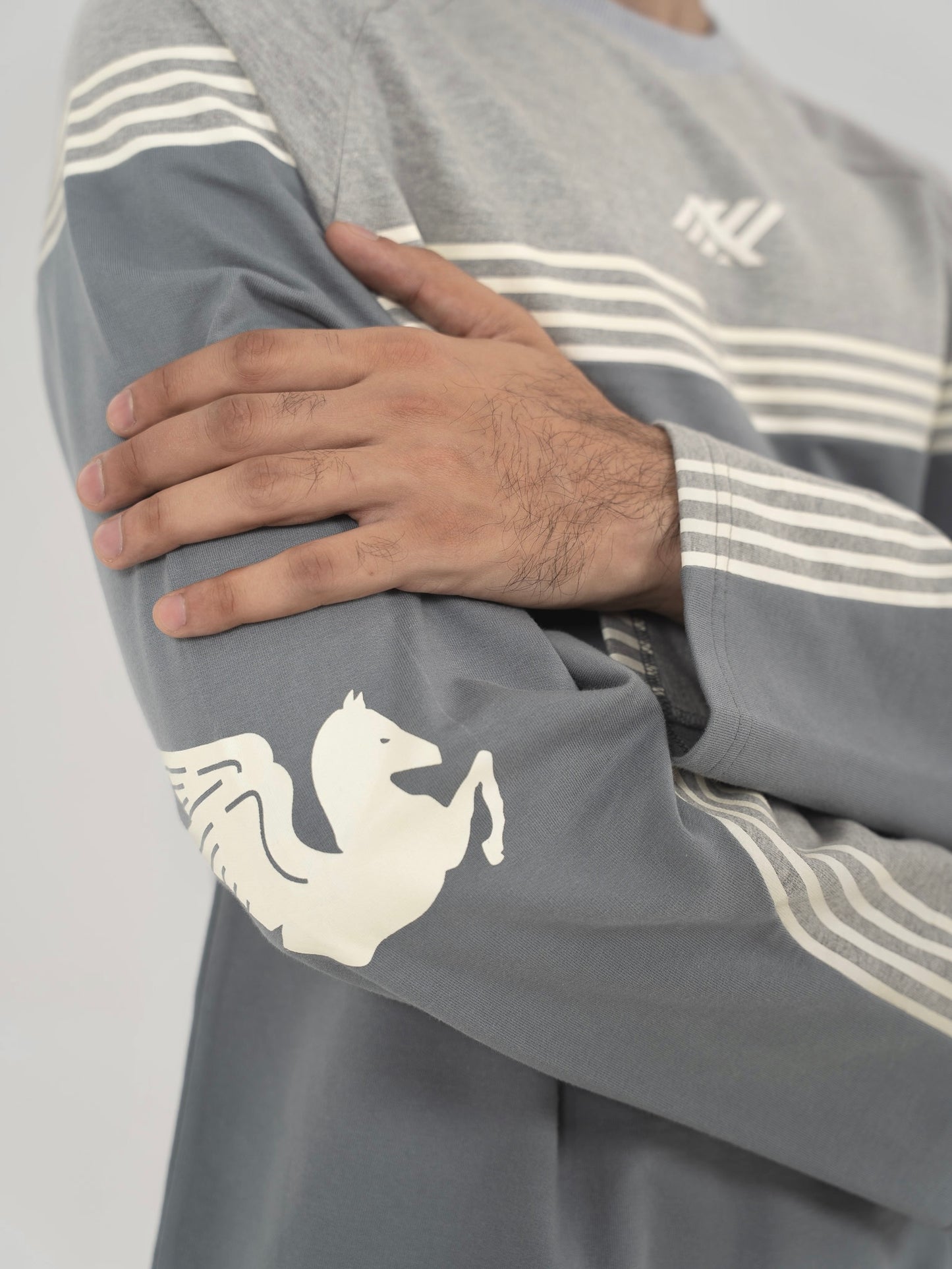 GLACIER TEE IN SLATE GREY