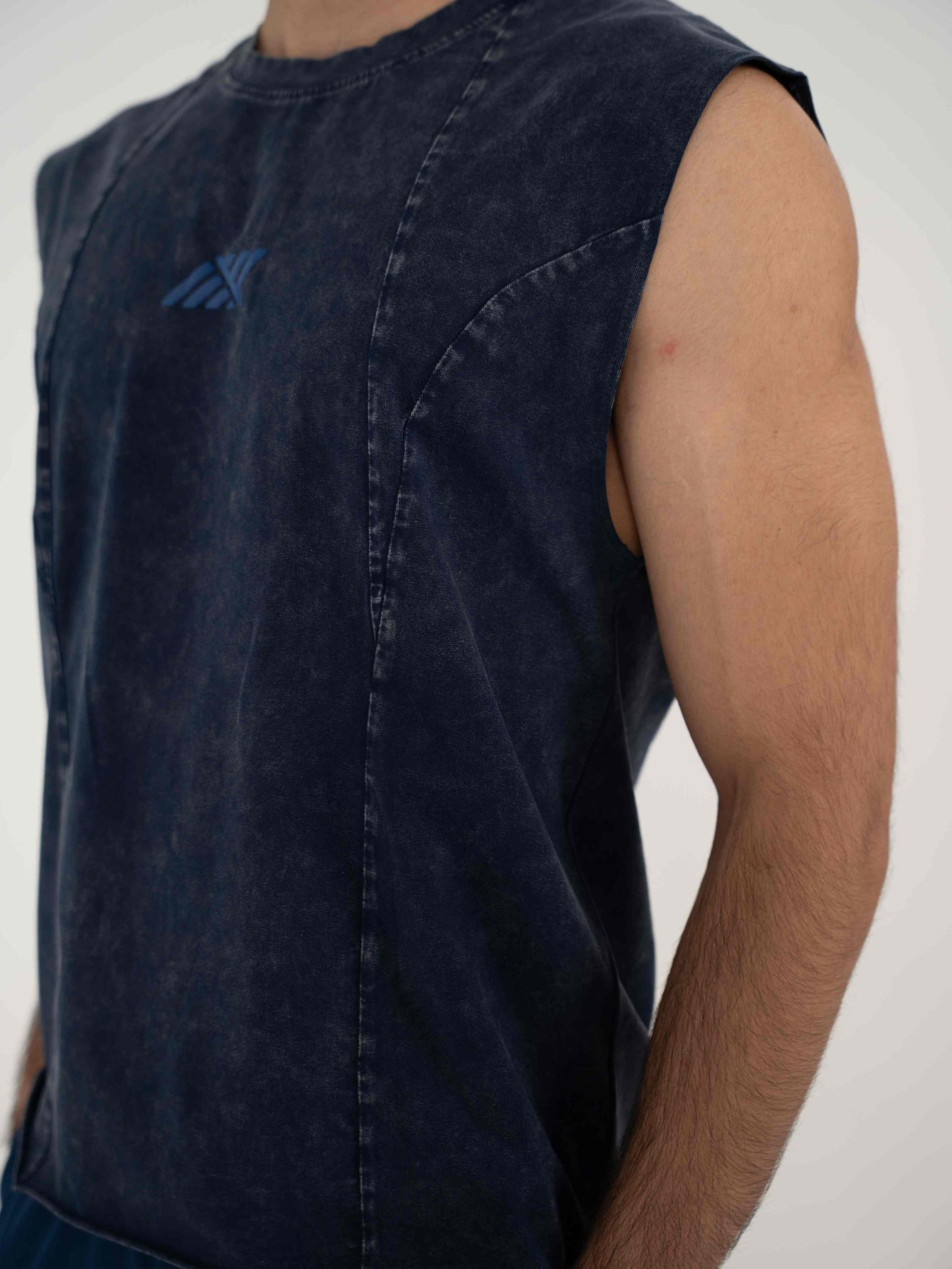 AFTERBURN MUSCLE TEE IN LAPIZ