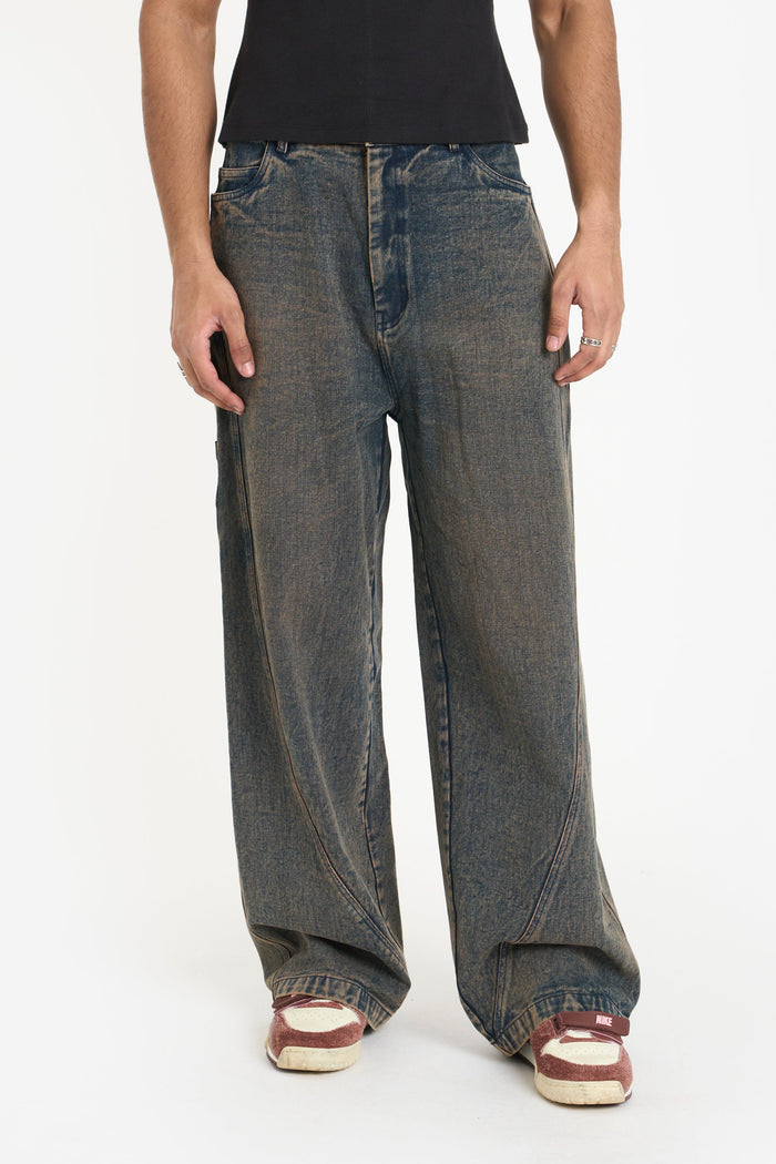 Hydrous Oversized Jeans